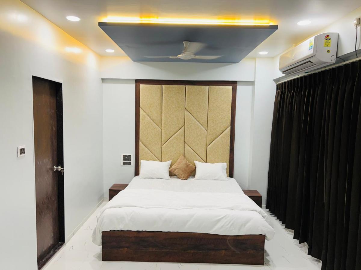 Hotel New City Light Surat Buitenkant foto