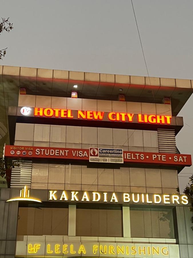 Hotel New City Light Surat Buitenkant foto