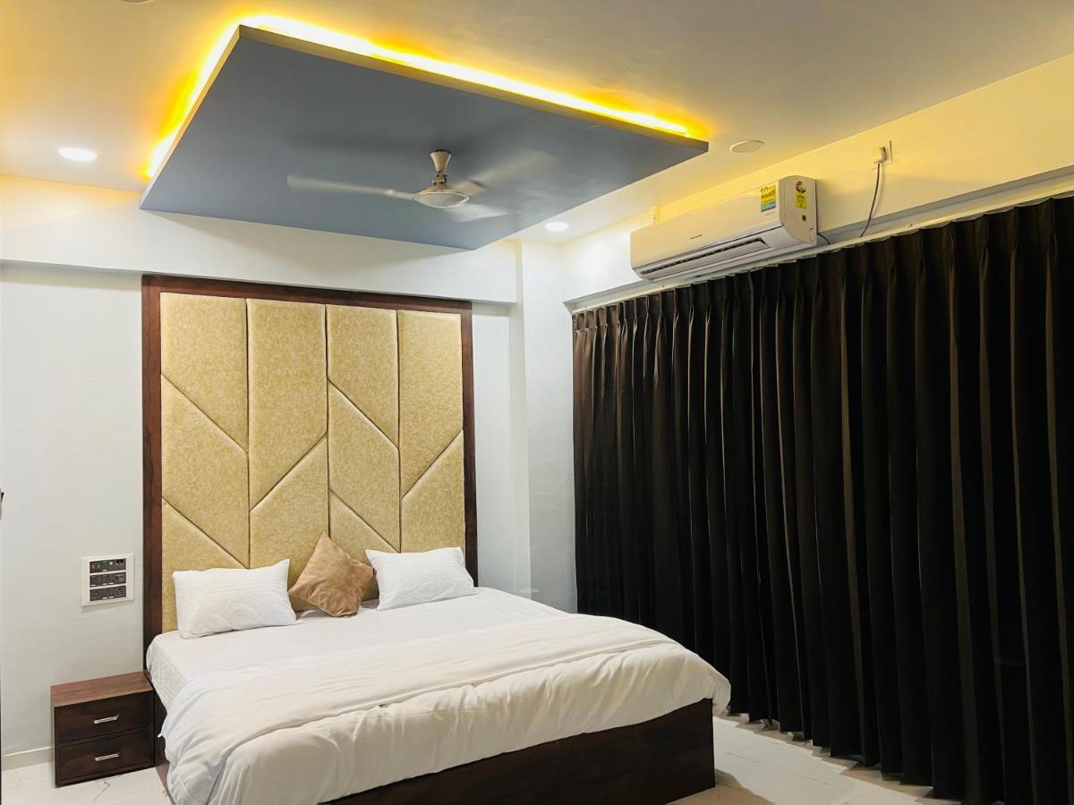 Hotel New City Light Surat Buitenkant foto